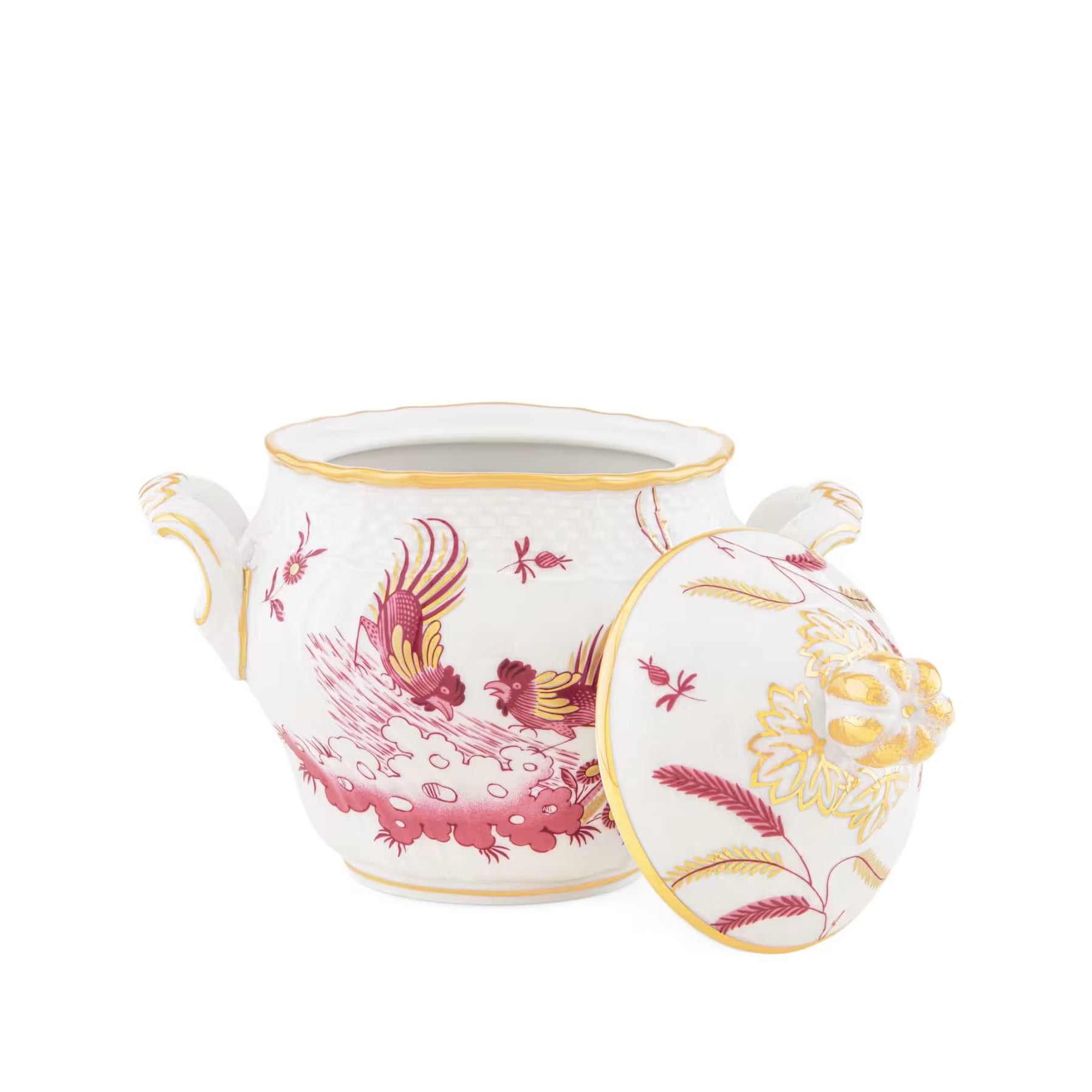 Suitable for any occasion, from the everyday breakfast to the most formal dinner, this designer sugar bowl brings a touch of royalty to tea or coffee time. Accompanied by artisanal cookies or a homemade cake, it will become the centerpiece of a refined and welcoming tableau.
For a complete service, pair it with soup, flat and dessert plates, and enhance it with cups and teapots from the same collection to create a perfect harmony on the table. Its versatility will make it possible to create customized sett