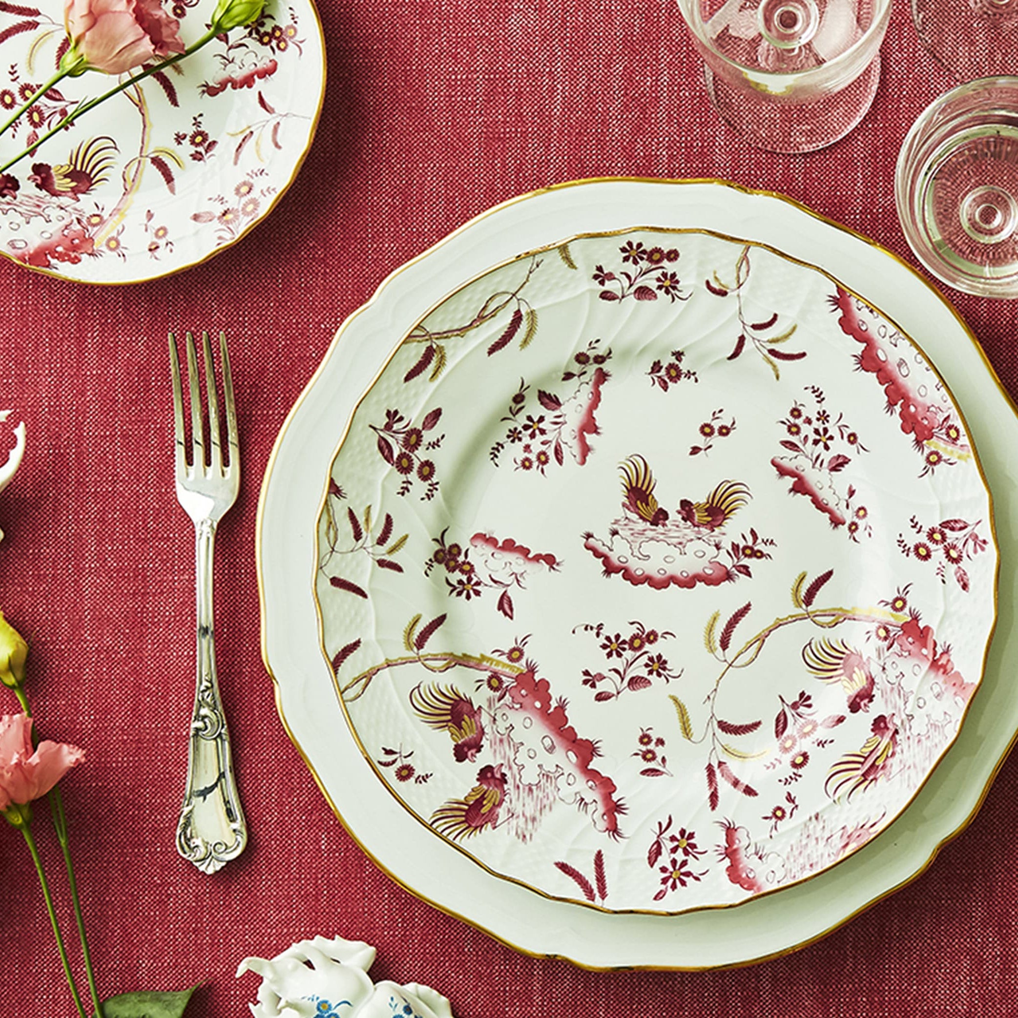Decorative Dinner/Flat Plate with floral Magenta Ji Ondori rooster pattern on a white background. "Ginori 1735 Is Luxury Tableware And A Great Designer Home Gifts"