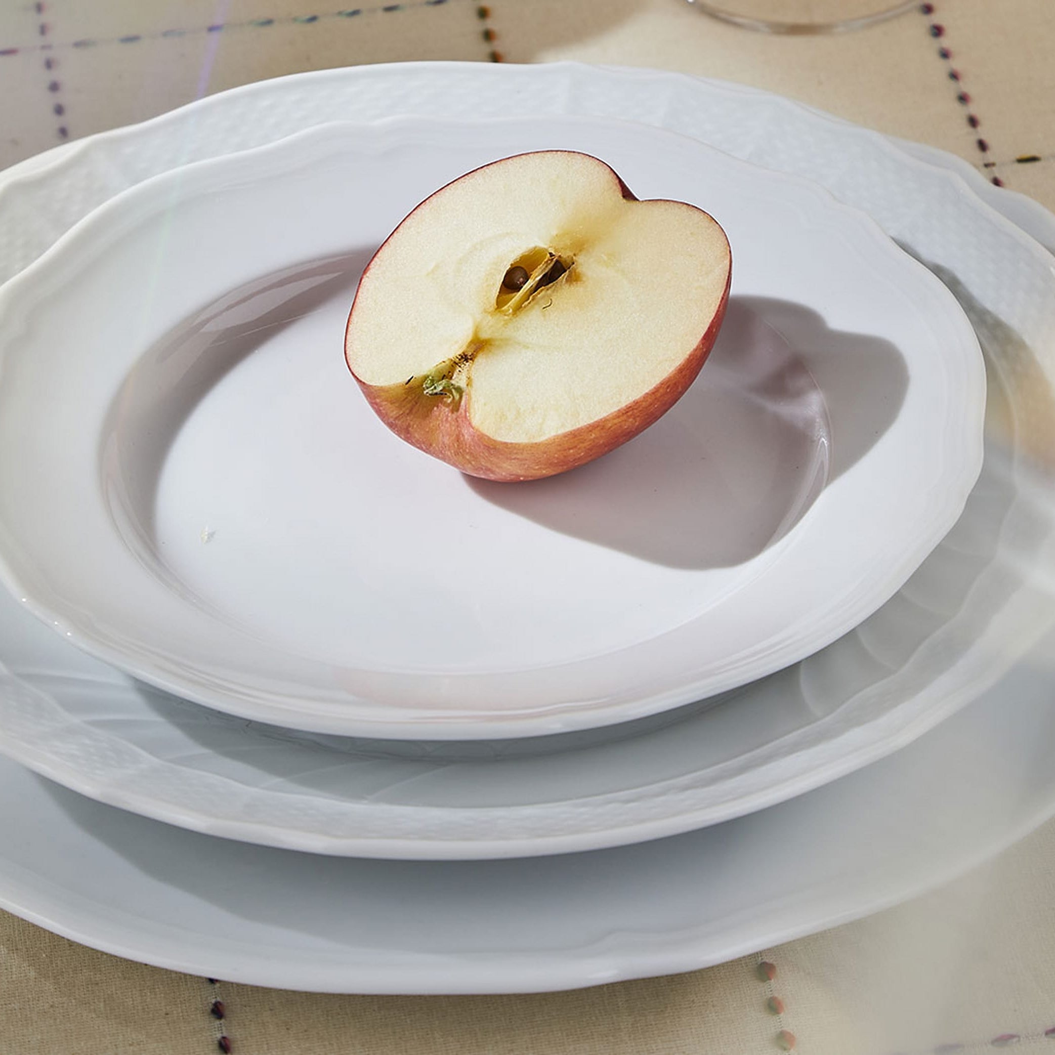 Elevate your dining experience with the timeless beauty and craftsmanship of the Soup Plate Medium Vecchio Ginori from Italy's Vecchio Ginori collection. It's more than a plate; it's a statement of elegance and sophistication.