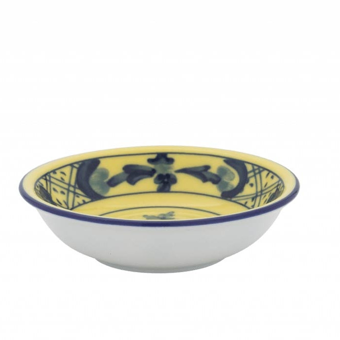 This remarkable Citrino (Yellow) cup isn't just a vessel for soy sauce; it's a portal to history and artistry, a charming addition to your dining experience.