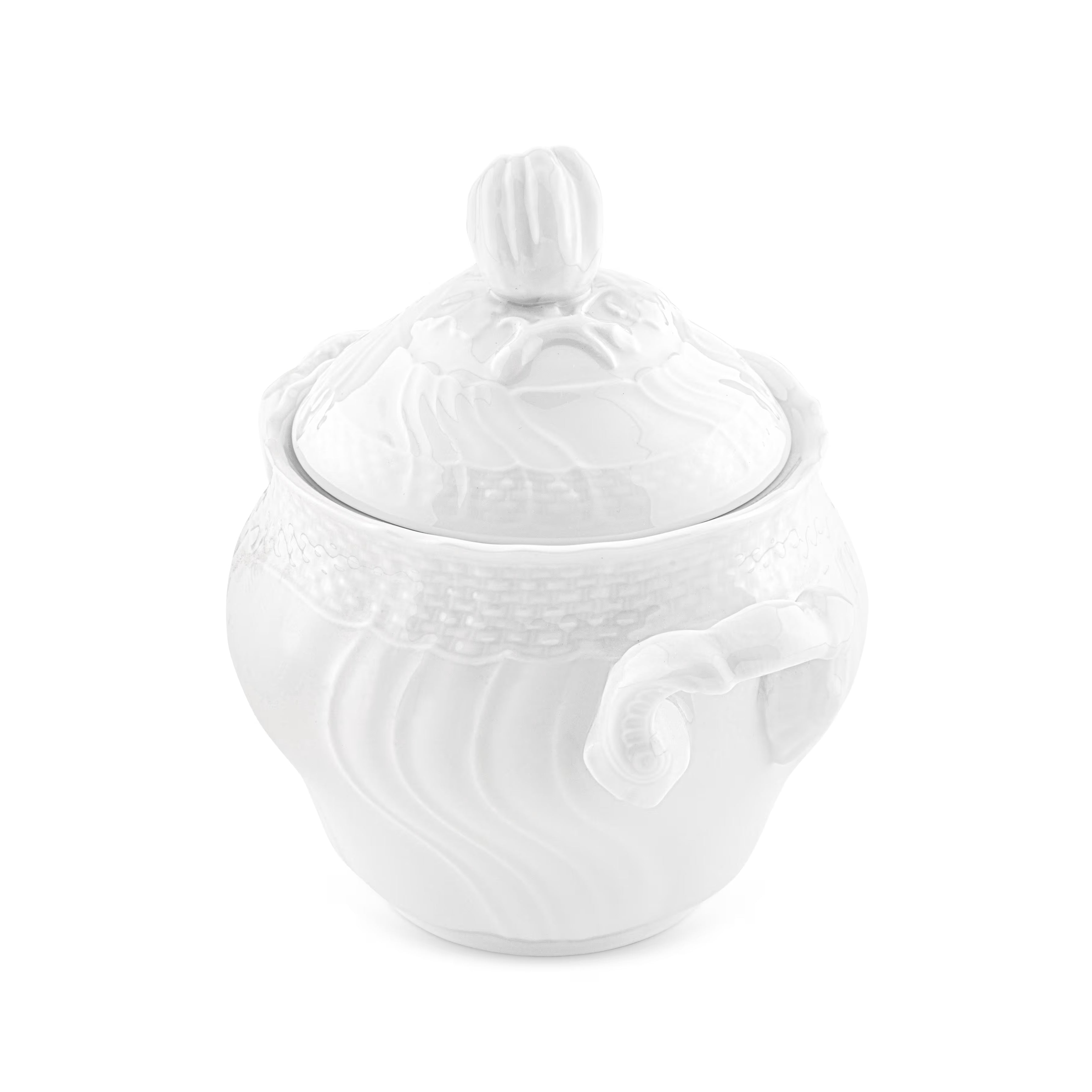 Suitable for any occasion, from the everyday breakfast to the most formal dinner, this designer sugar bowl brings a touch of royalty to tea or coffee time. Accompanied by artisanal cookies or a homemade cake, it will become the centerpiece of a refined and welcoming tableau.
For a complete service, pair it with soup, flat and dessert plates, and enhance it with cups and teapots from the same collection to create a perfect harmony on the table. Its versatility will make it possible to create customized sett