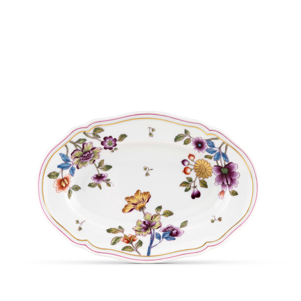 It is distinguished by the famous "alla Coreana" pattern inspired by Florentine noblewomen's passion for decoupage and the weaves of imperial kimonos. The peony, a symbol of beauty and happiness, stands out in the pattern's weave; the pure gold threading, the Florentine Manifatura's distinctive signature, embellishes the design; the classic and refined Antico Doccia shape defines the lines and makes the tray suitable for matching with sophisticated simplicity.