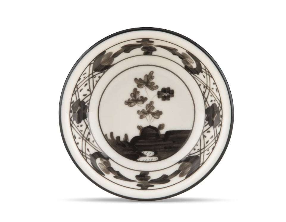 This remarkable Albus (Black on white) cup isn't just a vessel for soy sauce; it's a portal to history and artistry, a charming addition to your dining experience.