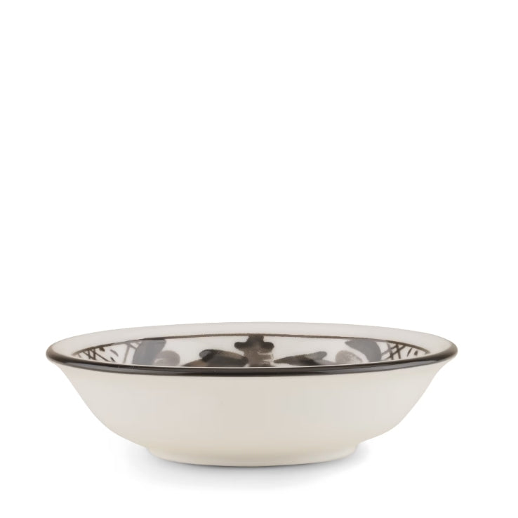 This remarkable Albus (Black on white) cup isn't just a vessel for soy sauce; it's a portal to history and artistry, a charming addition to your dining experience.