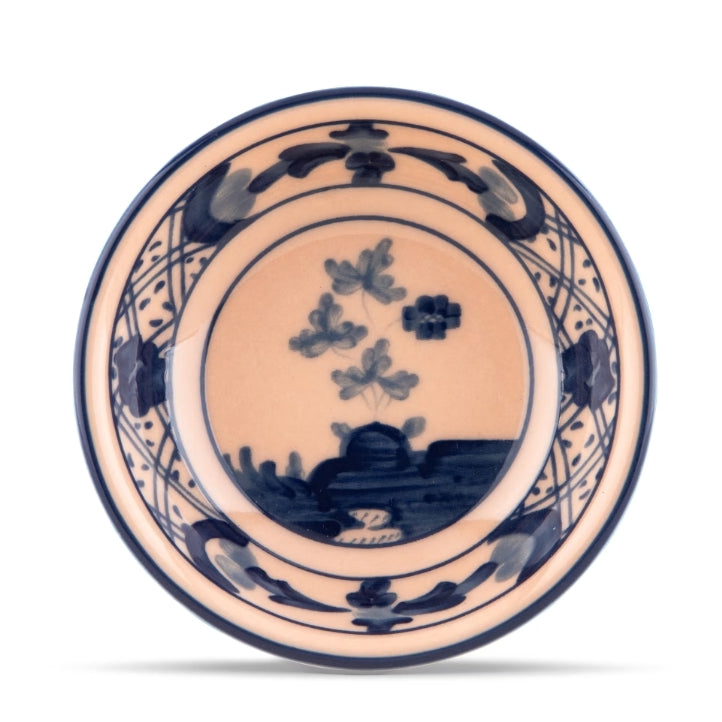 This remarkable Cipria (Powder) cup isn't just a vessel for soy sauce; it's a portal to history and artistry, a charming addition to your dining experience.