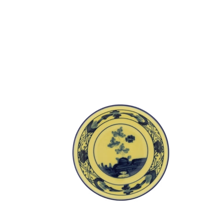 This remarkable Citrino (Yellow) cup isn't just a vessel for soy sauce; it's a portal to history and artistry, a charming addition to your dining experience.