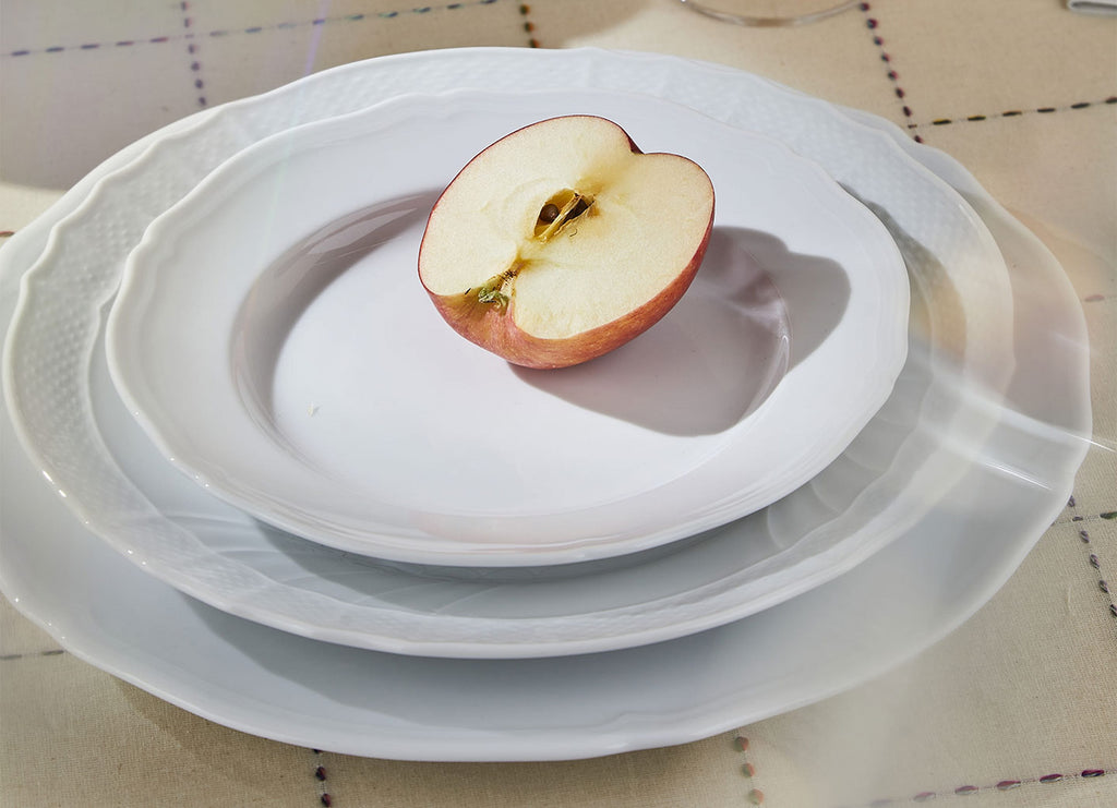 Elevate your dining experience with the timeless beauty and craftsmanship of the Soup Plate Medium Vecchio Ginori from Italy's Vecchio Ginori collection. It's more than a plate; it's a statement of elegance and sophistication.