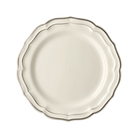 For your informal gatherings or everyday meals, these dinner plates will enhance your table setting and accompany you through your culinary moments with elegance. With their delicate hand-applied rims, the Filet Taupe dinner plates will perfectly complement many Gien collections.
