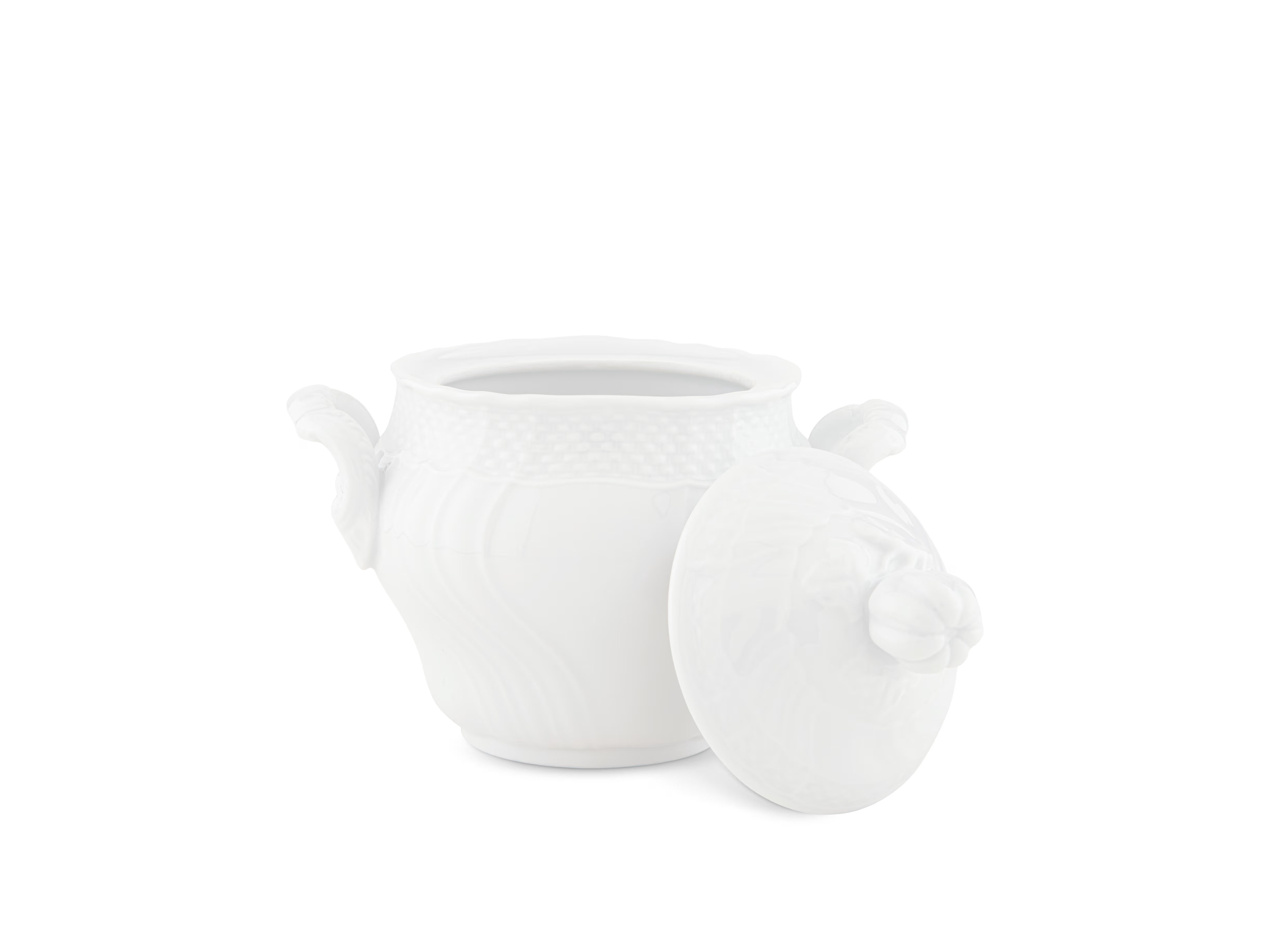 Suitable for any occasion, from the everyday breakfast to the most formal dinner, this designer sugar bowl brings a touch of royalty to tea or coffee time. Accompanied by artisanal cookies or a homemade cake, it will become the centerpiece of a refined and welcoming tableau.

For a complete service, pair it with soup, flat and dessert plates, and enhance it with cups and teapots from the same collection to create a perfect harmony on the table. Its versatility will make it possible to create customized sett