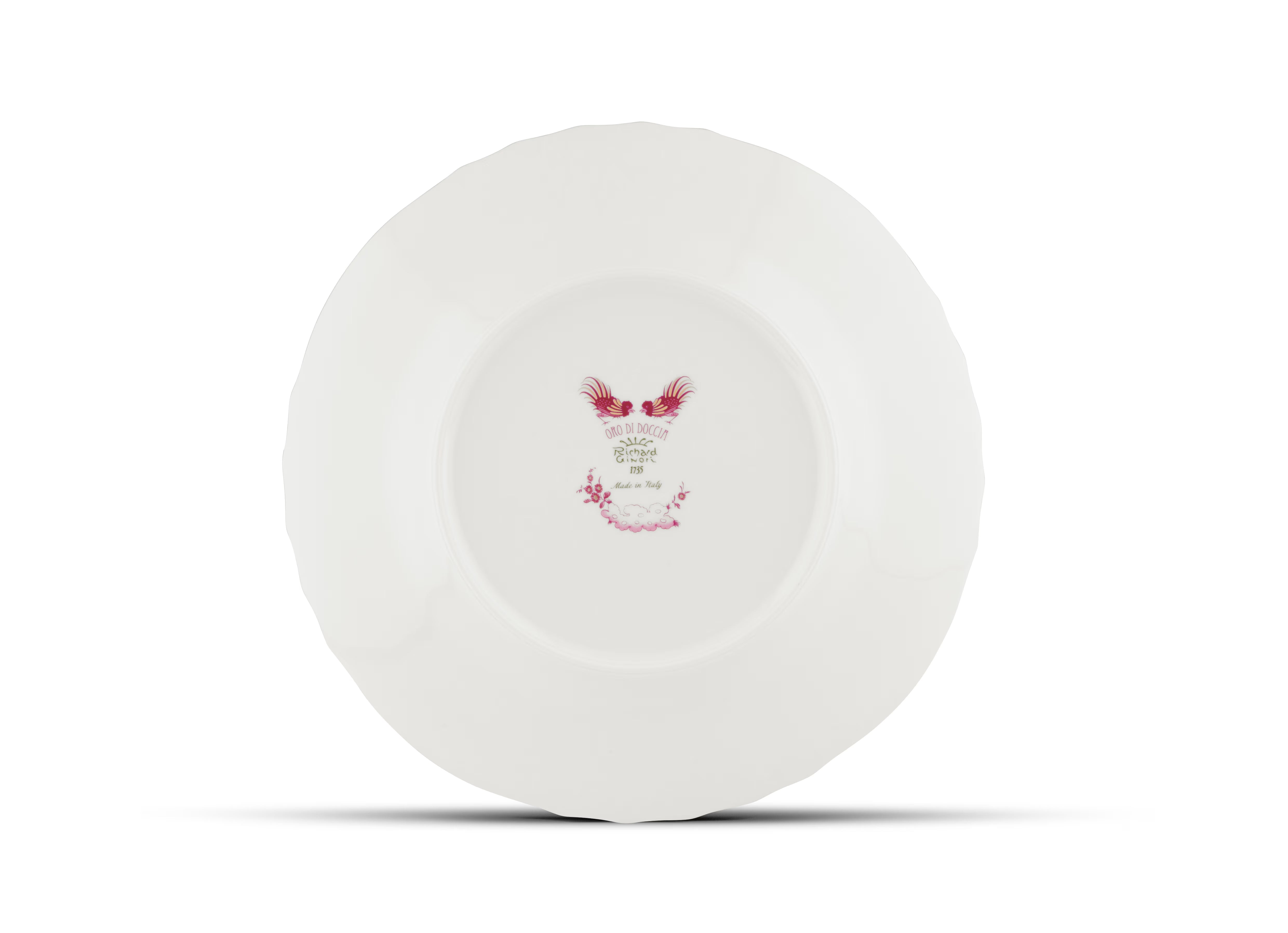 Decorative Dessert Plate with floral Megenta Ji Ondori rooster pattern on a white background. "Ginori 1735 Is Luxury Tableware And A Great Designer Home Gifts"
 Oro Di Doccia A white porcelain dessert plate with intricate floral patterns and gold accents. A Ji Ondori Rooster.